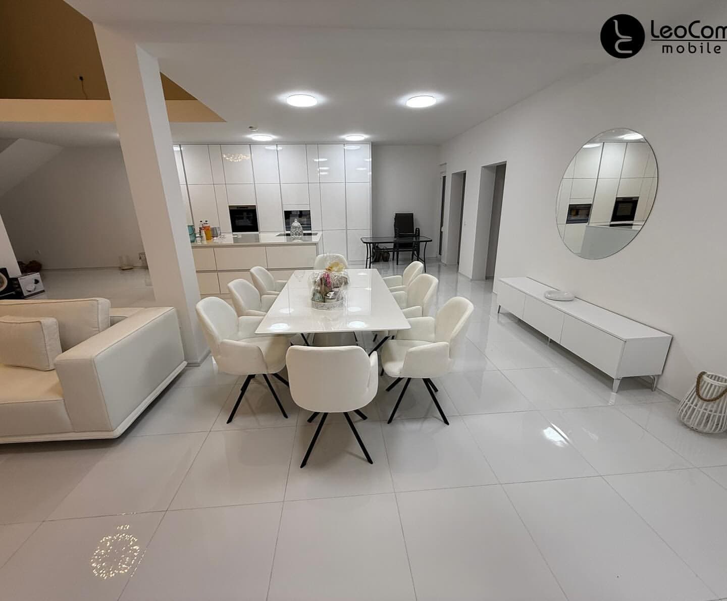 Tavolina Buke Wide View Variant 1