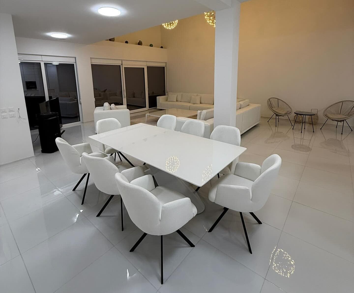 Tavolina Buke Wide View Variant 2